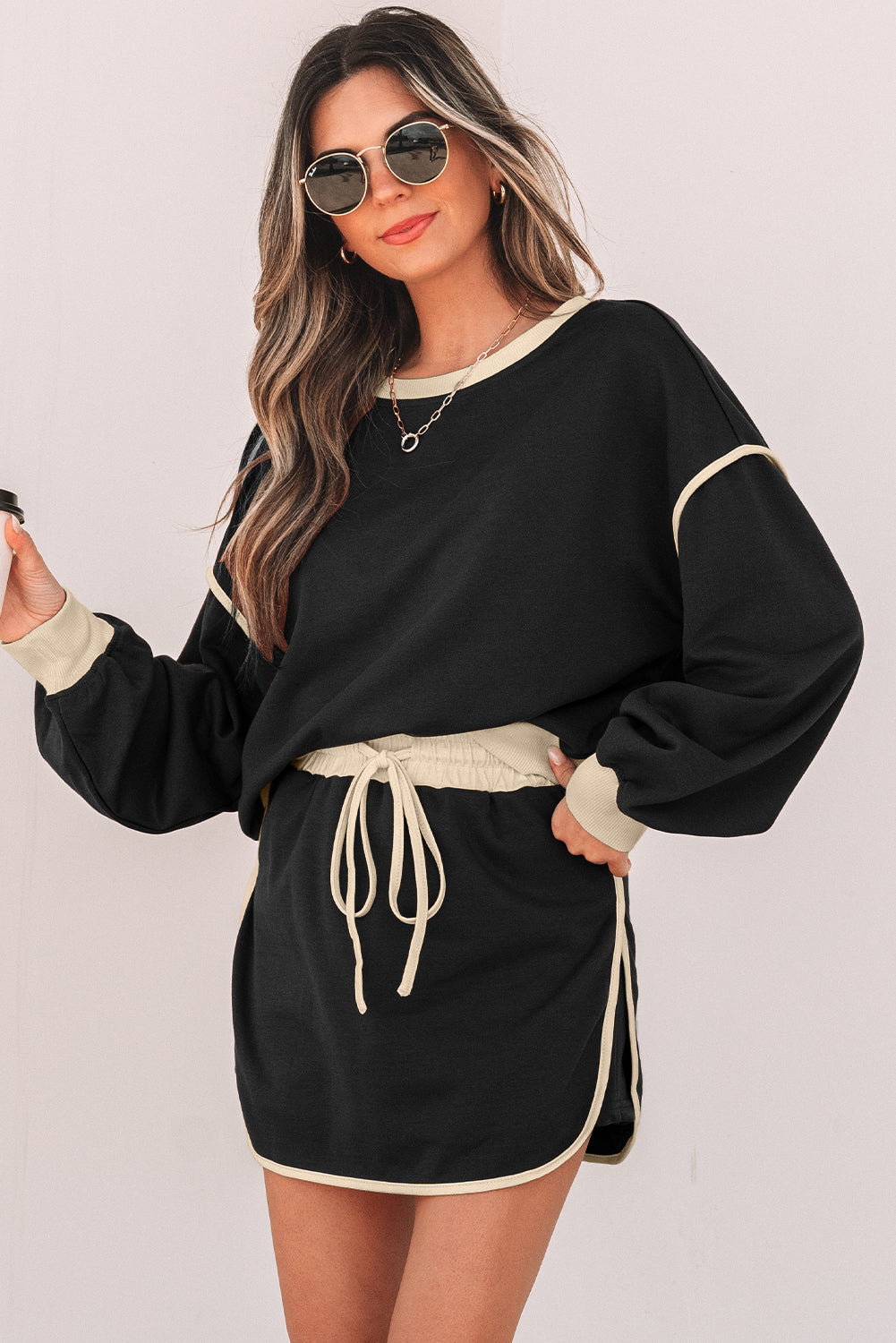 Gia – Color Contrast Loose Pullover and Lace-up Waist Skort Set