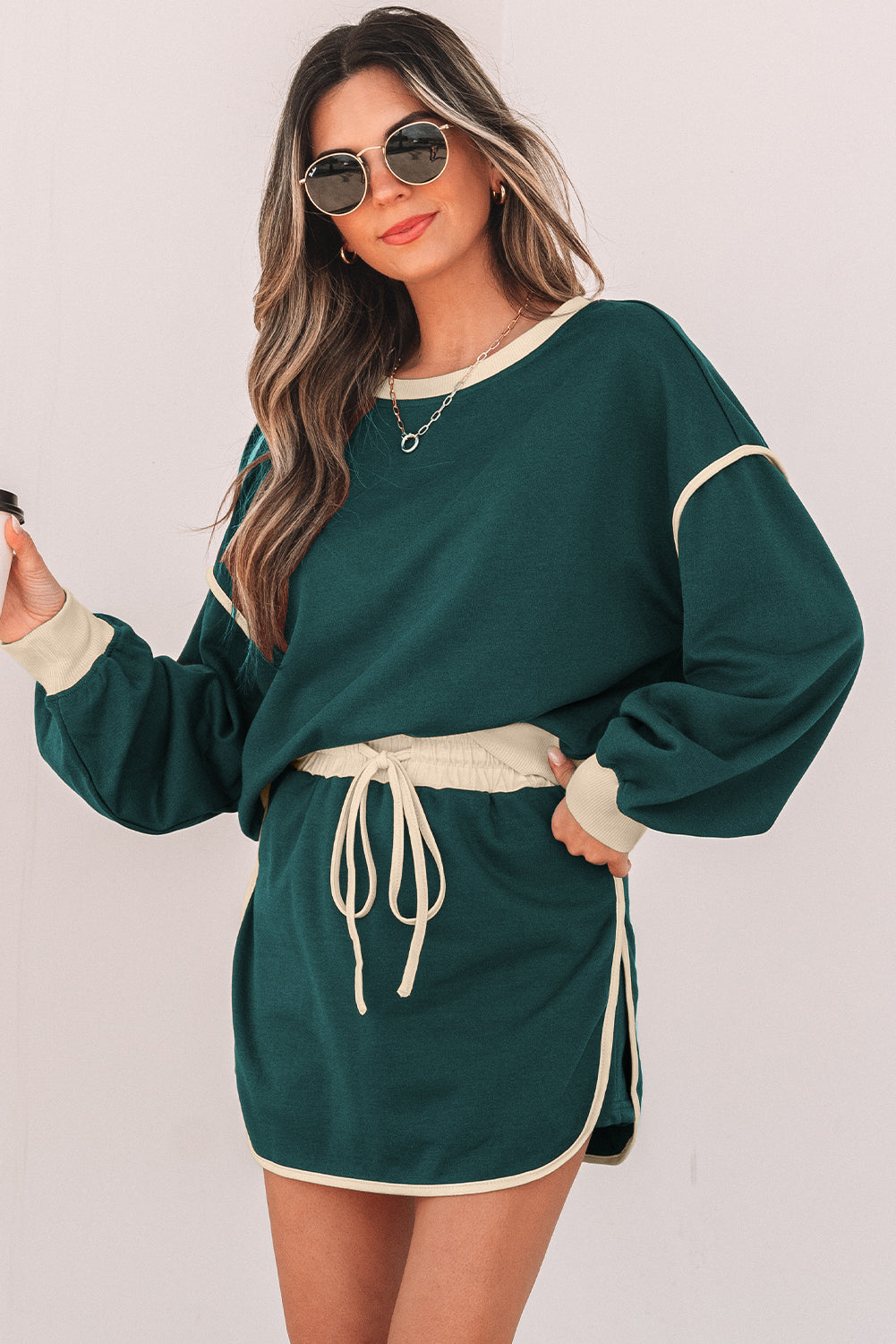 Gia – Color Contrast Loose Pullover and Lace-up Waist Skort Set