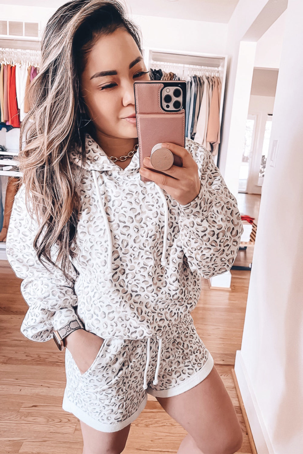 Samara – White Classic Leopard Hoodie and Shorts Set