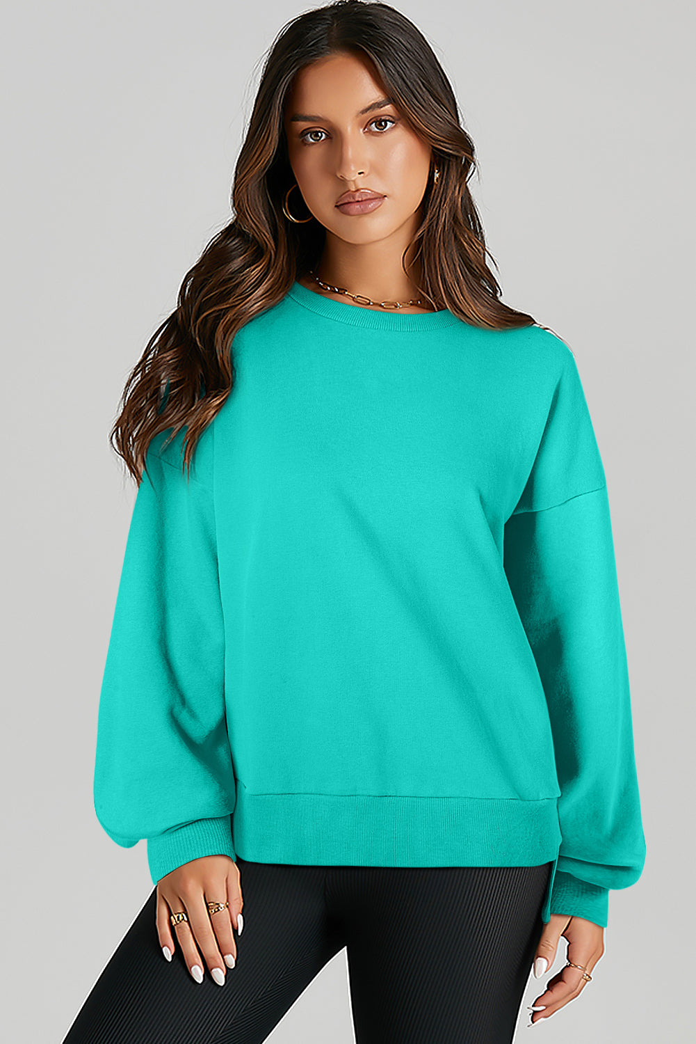 Adelyn – O-Neck Pullover Sweatshirt with High-Low Hem