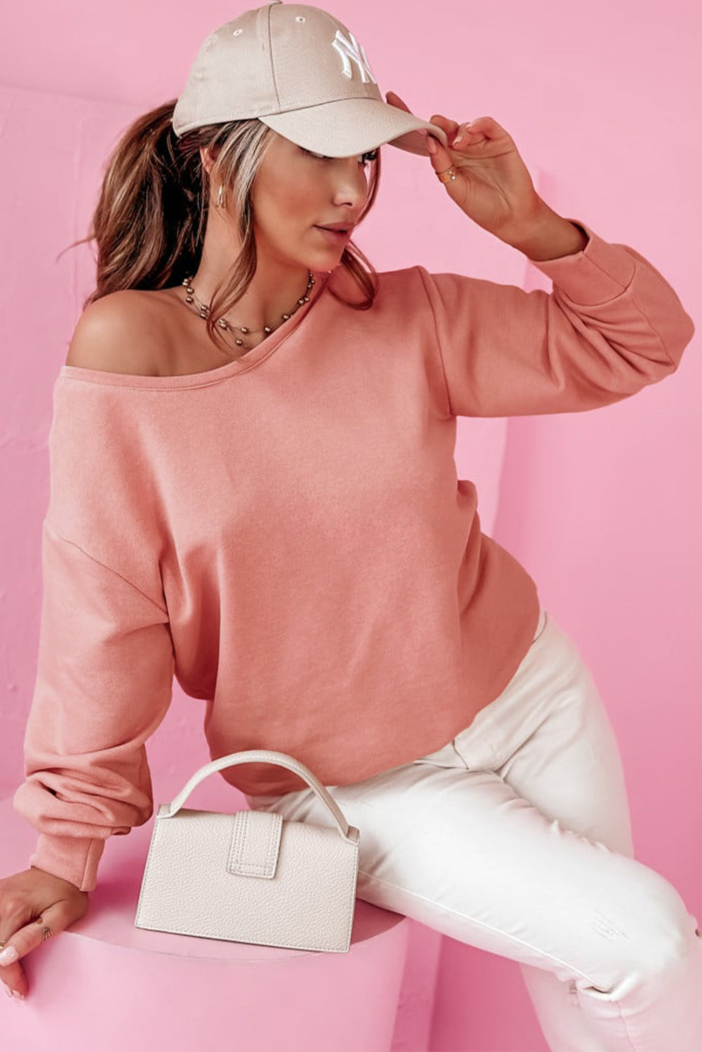 Londyn – Bowknot Dewback Round Neck Sweatshirt