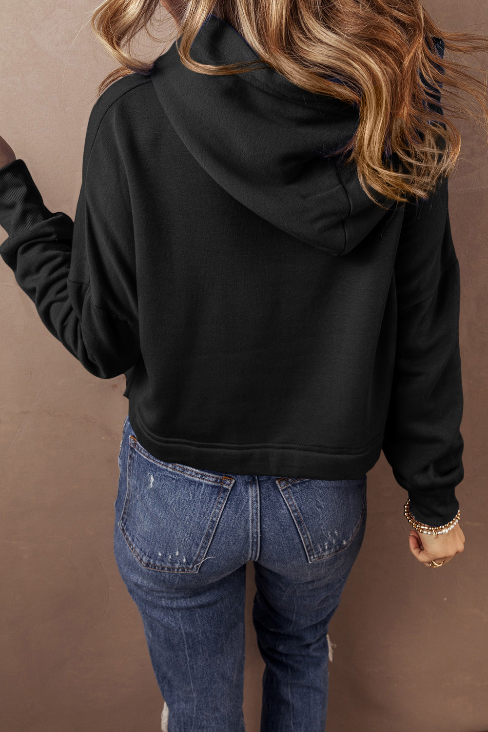 Rebecca – Drop Shoulder Cropped Hoodie with Adjustable Drawstring