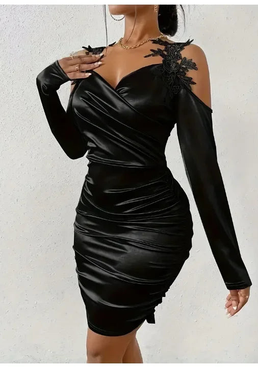 Isla – Elegant Lace Pleated Satin Dress