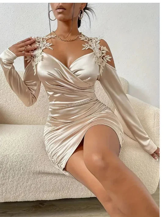 Isla – Elegant Lace Pleated Satin Dress