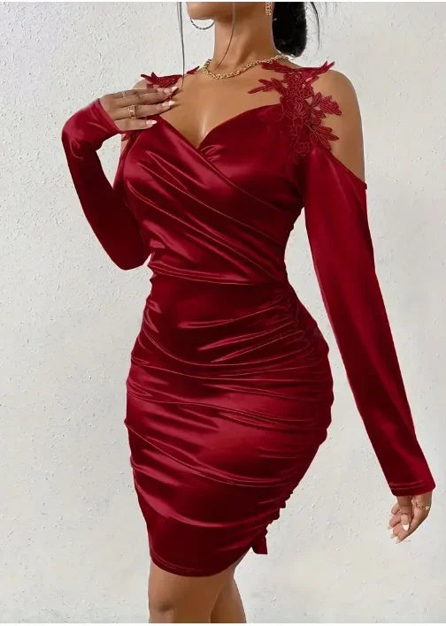 Isla – Elegant Lace Pleated Satin Dress