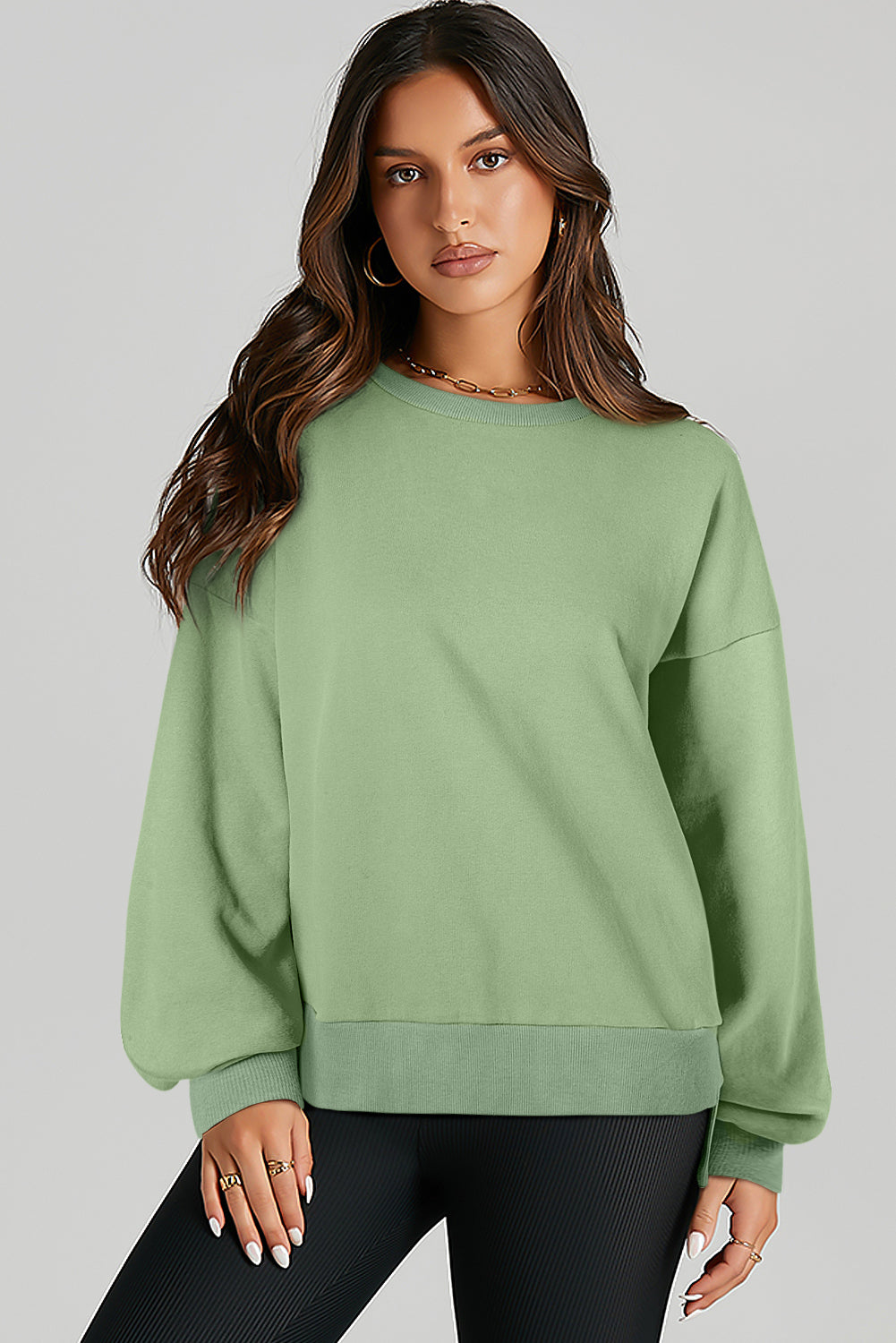 Adelyn – O-Neck Pullover Sweatshirt with High-Low Hem
