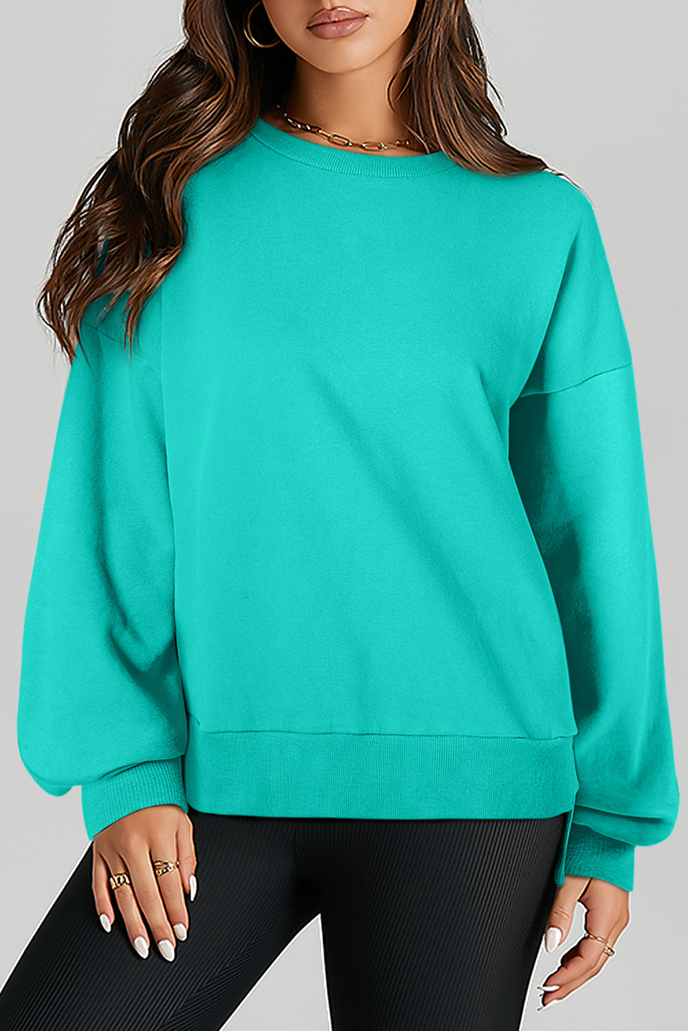 Adelyn – O-Neck Pullover Sweatshirt with High-Low Hem